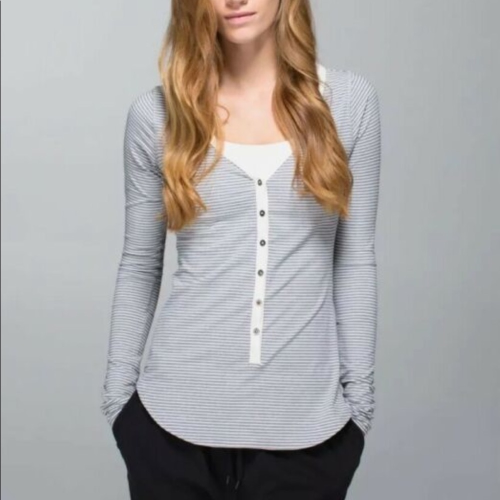 lululemon Awesoma Henley - Hyperstripe - Size 6